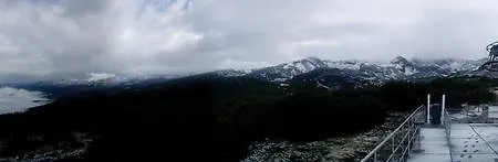 Rilski Ezera Hut *