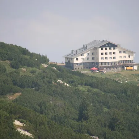 Rilski Ezera Hut *