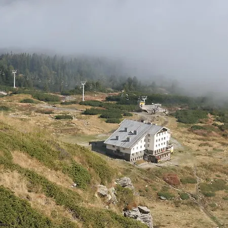 Rilski Ezera Hut *