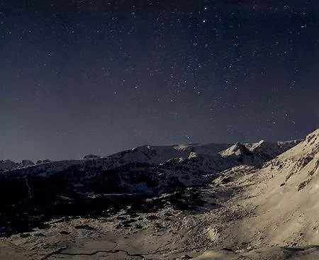 Rilski Ezera Hut *