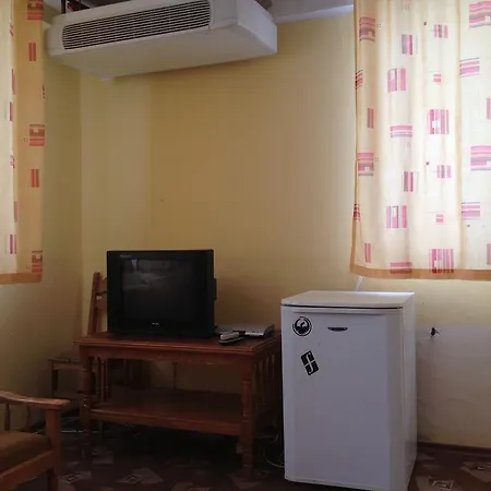 Rilski Ezera Hut *